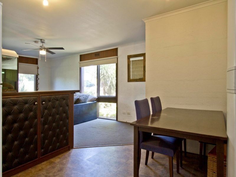 8 The Trossachs, Frankston VIC 3199