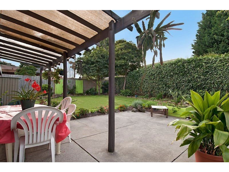 8 The Trossachs, Frankston VIC 3199