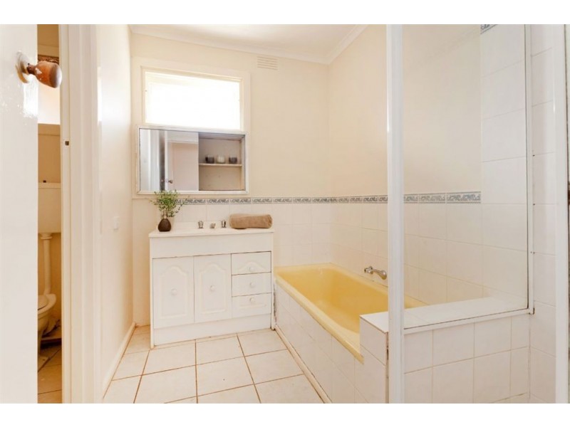 1/6 Nilma Court, Frankston VIC 3199