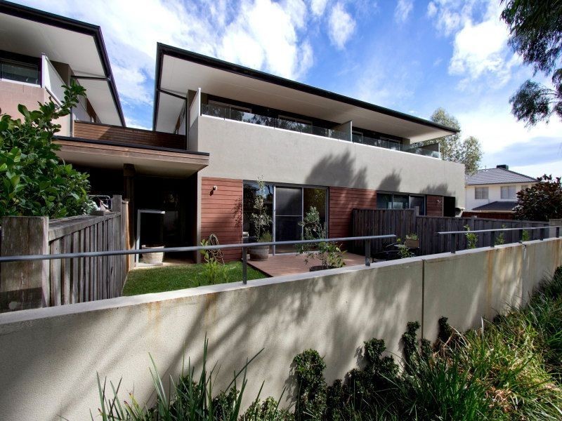 34/2 Barton Drive, Sandhurst VIC 3977