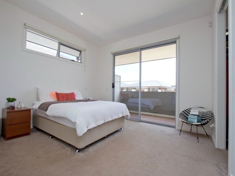 34/2 Barton Drive, Sandhurst VIC 3977
