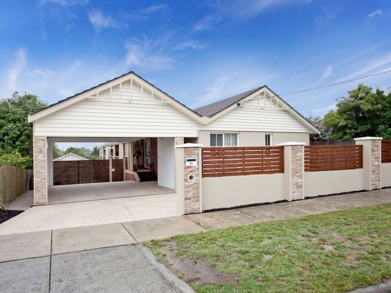 11 Mount Erin Crescent, Frankston South VIC 3199
