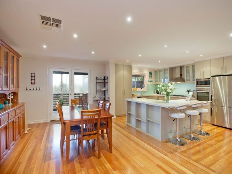 11 Mount Erin Crescent, Frankston South VIC 3199