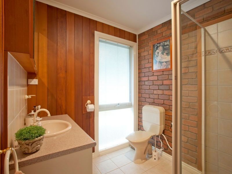 11 Mount Erin Crescent, Frankston South VIC 3199