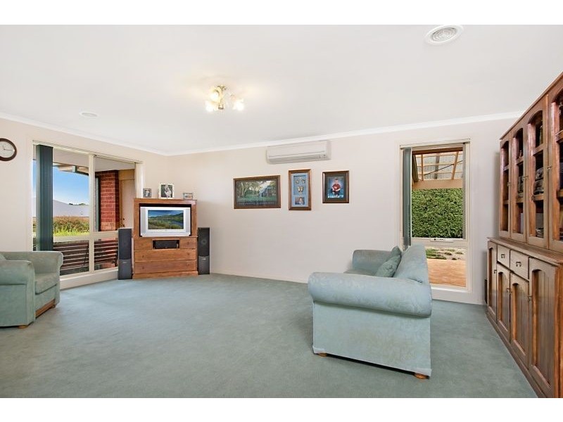 127 Clarendon Drive, Somerville VIC 3912
