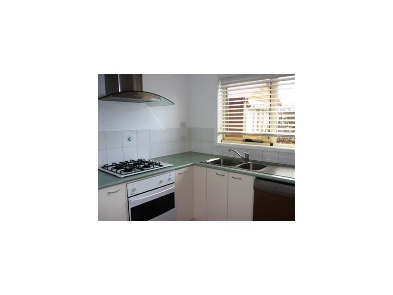 1/8 Raymond Street, Somerville VIC 3912