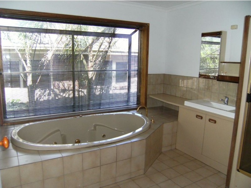 68 Willow Road, Frankston VIC 3199