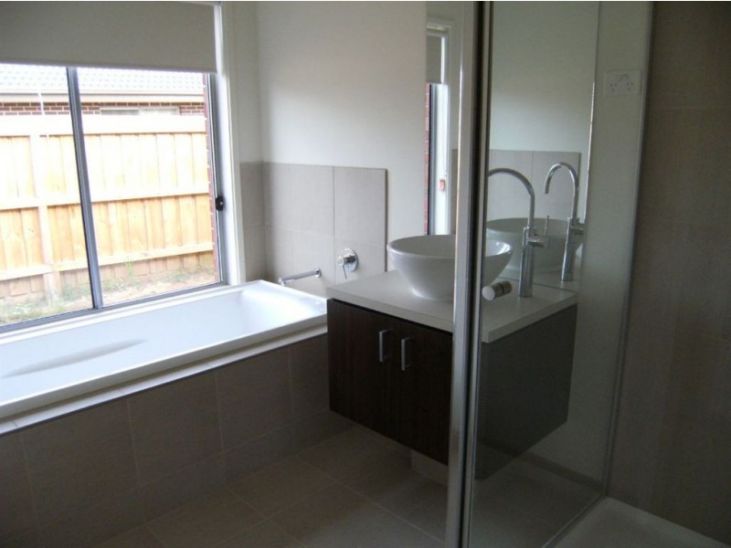 38 Merriwee Chase, Sandhurst VIC 3977