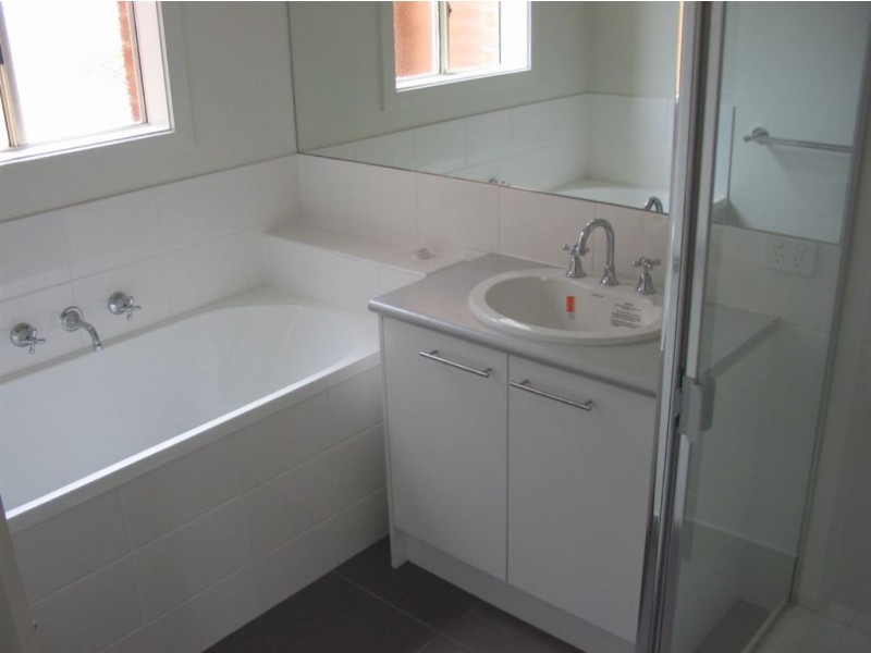 8a Karri Court, Frankston North VIC 3200