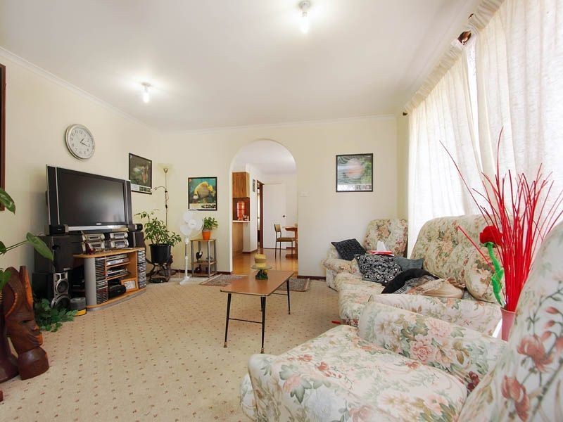 35 Whitford Way, Frankston VIC 3199