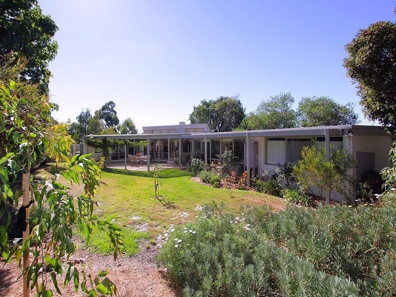 5 Conifer Court, Frankston South VIC 3199