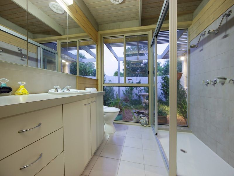 5 Conifer Court, Frankston South VIC 3199