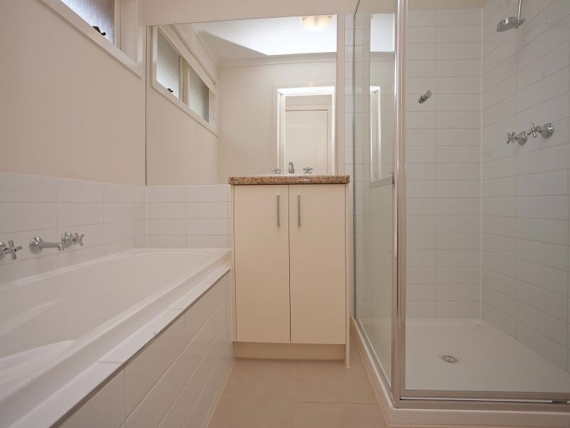 1/12 Gattinara Drive, Frankston VIC 3199