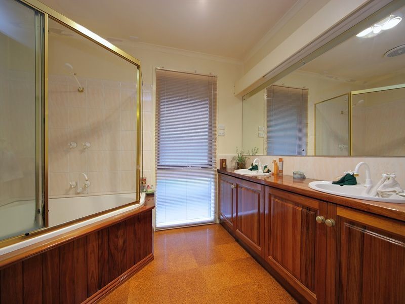 15 Casale Court, Frankston VIC 3199