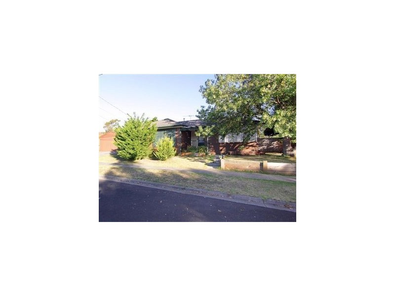 1 Nesbit Court, Frankston VIC 3199
