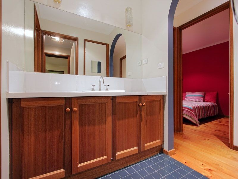 64 Kenilworth Avenue, Frankston VIC 3199