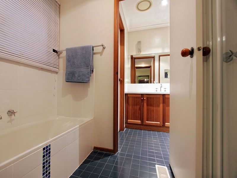 64 Kenilworth Avenue, Frankston VIC 3199