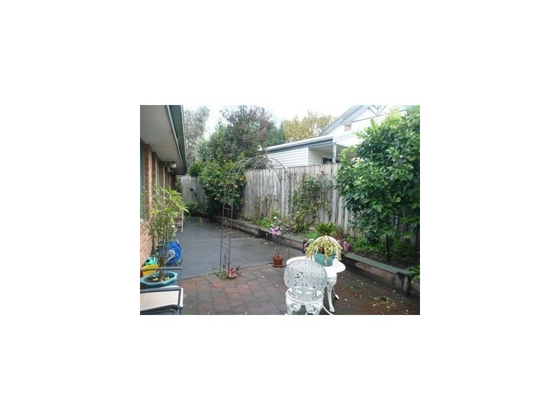 2/6 Chatterley Court, Frankston VIC 3199