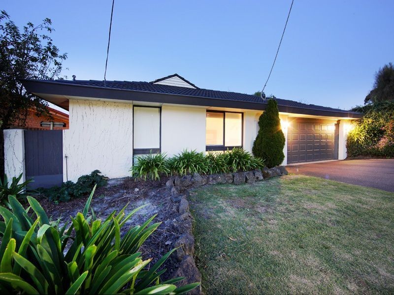 27 Golf Links Rd, Frankston VIC 3199