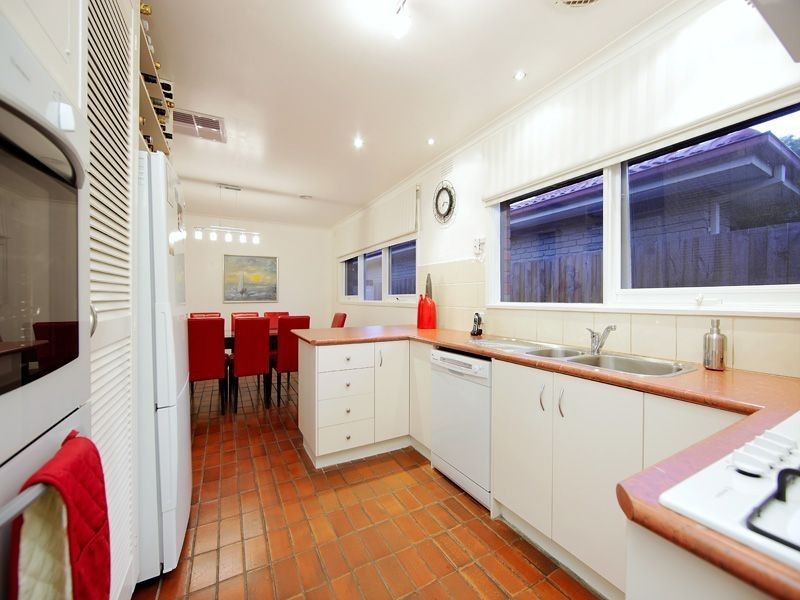 27 Golf Links Rd, Frankston VIC 3199