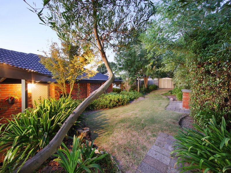 27 Golf Links Rd, Frankston VIC 3199