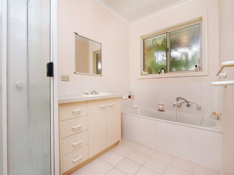 16 Taketa Crescent, Frankston VIC 3199