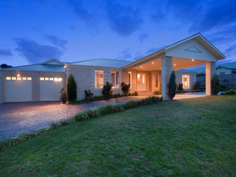 4 The Concourse, Frankston South VIC 3199