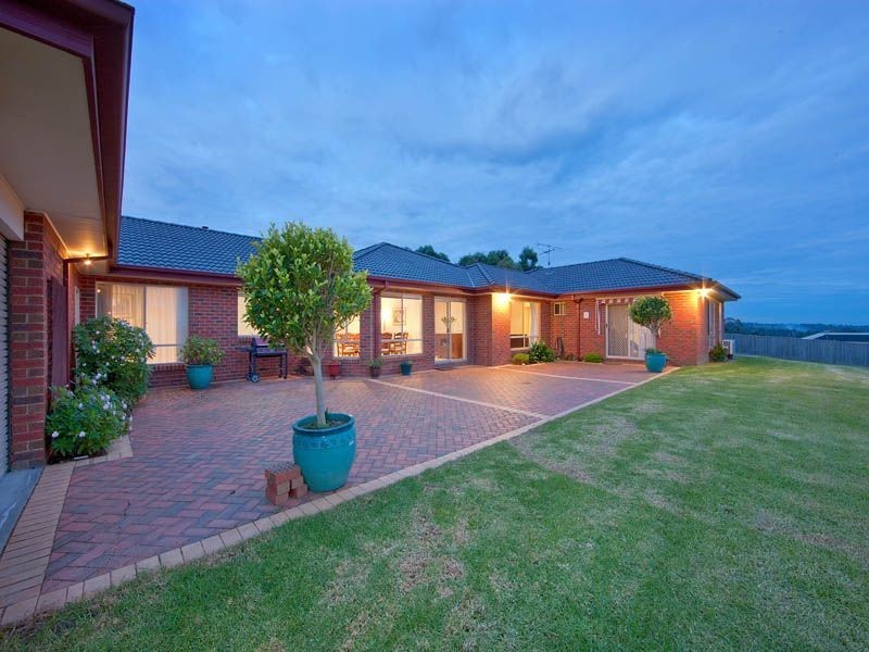 8 Pauline Court, Frankston South VIC 3199