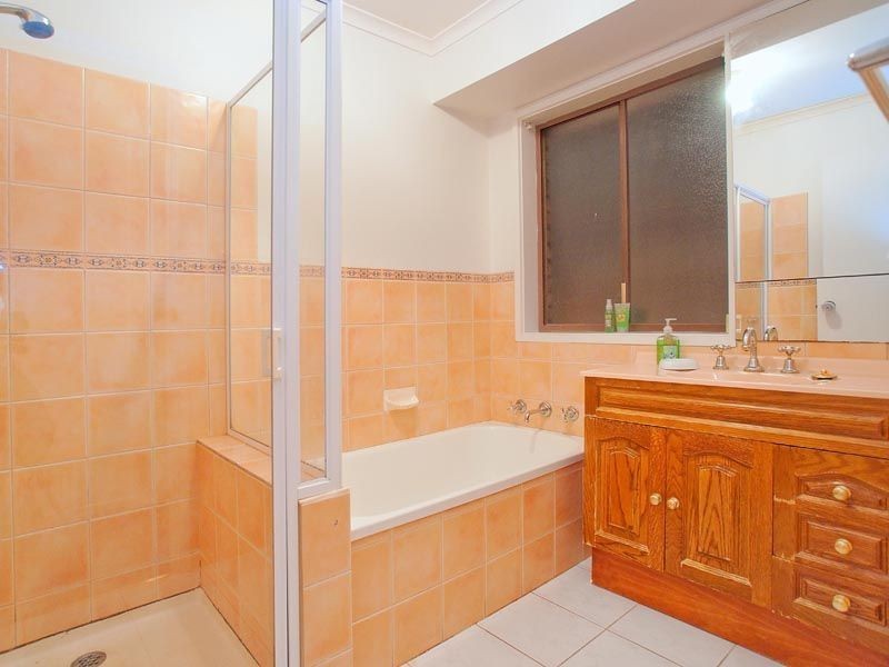 28 Dunsterville Cres, Frankston VIC 3199