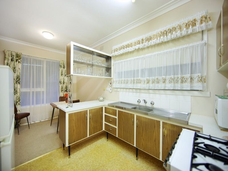 8 Towerhill Road, Frankston VIC 3199