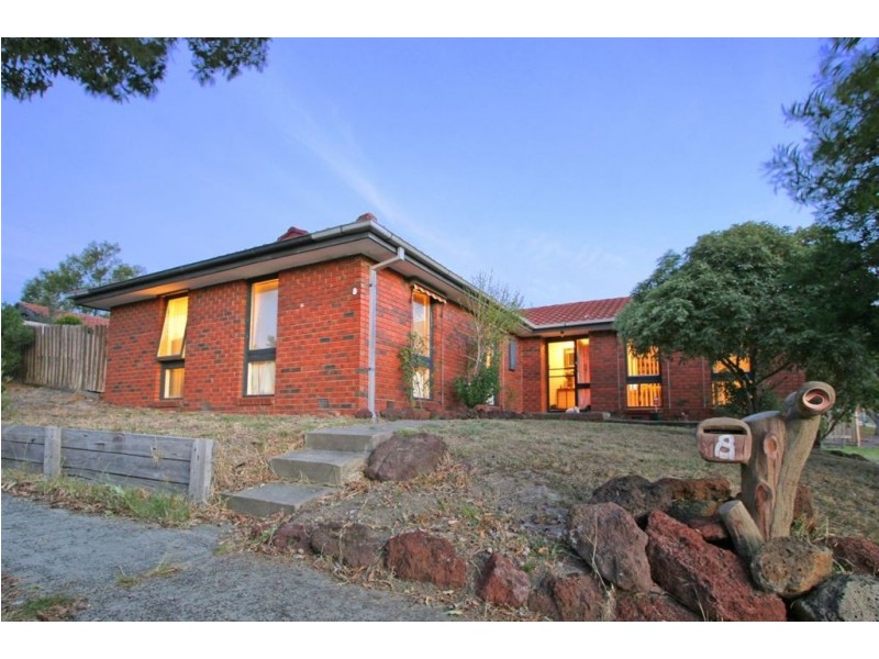 8 Onkara Street, Frankston VIC 3199