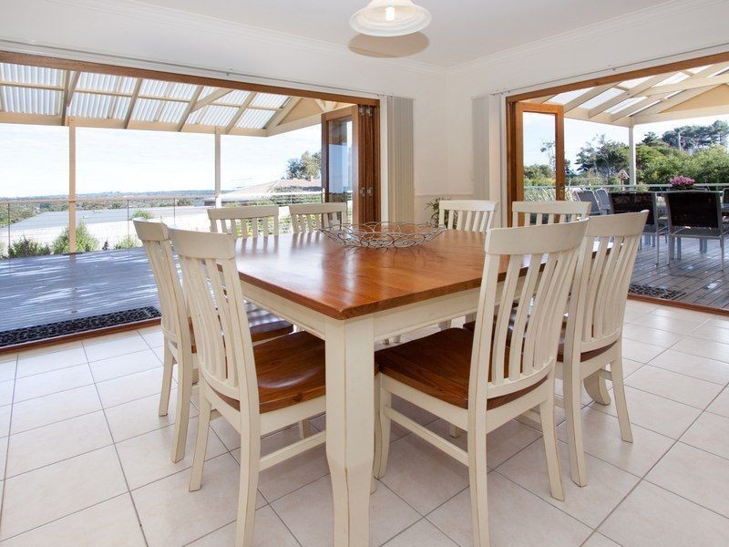 8 The Concourse, Frankston South VIC 3199