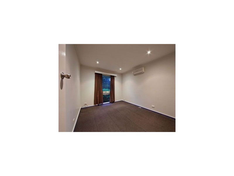 6 Lowan Court, Frankston VIC 3199