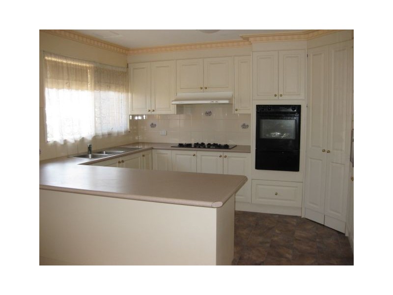 144 McMahons Road, Frankston VIC 3199