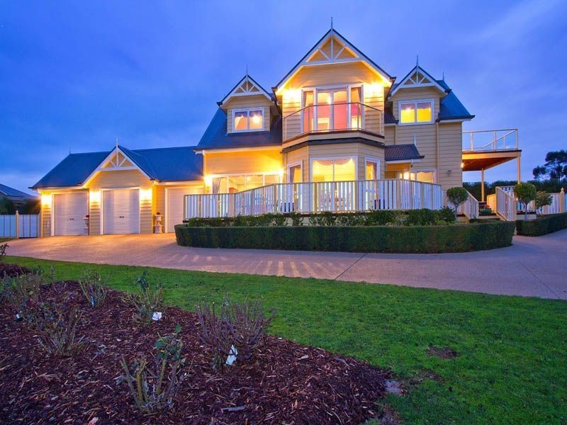 16 The Strand, Frankston South VIC 3199