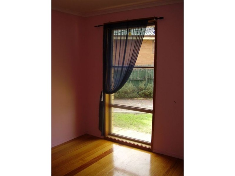 16 Silver Avenue, Frankston North VIC 3200