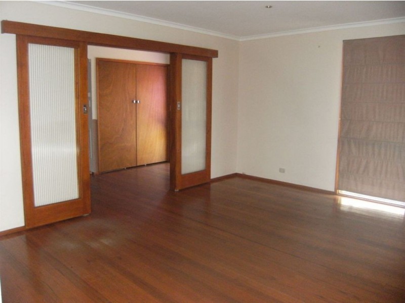 12 Leawarra Parade, Frankston VIC 3199