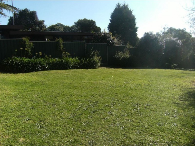 12 Leawarra Parade, Frankston VIC 3199