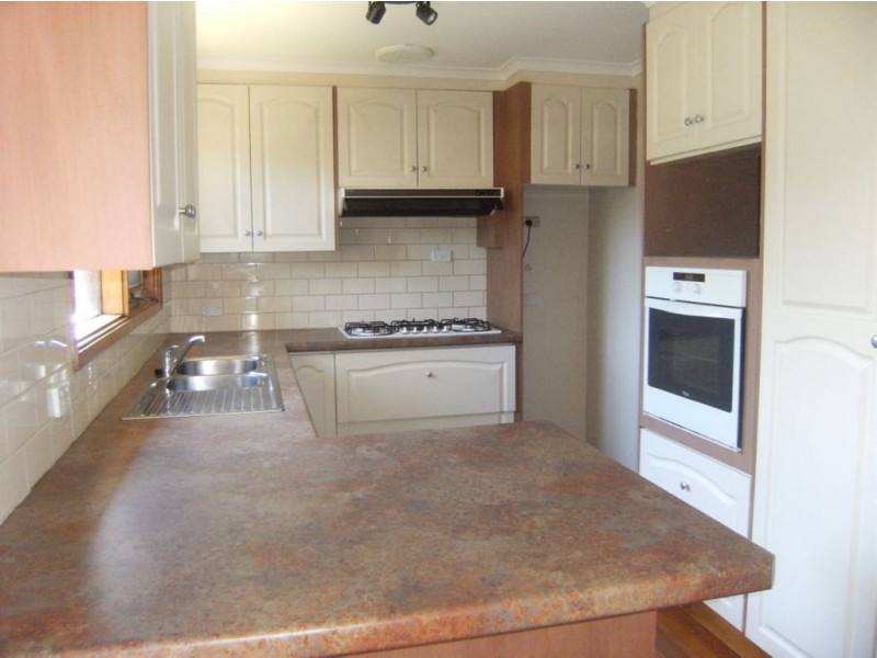 12 Leawarra Parade, Frankston VIC 3199