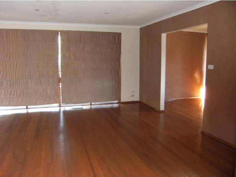 12 Leawarra Parade, Frankston VIC 3199