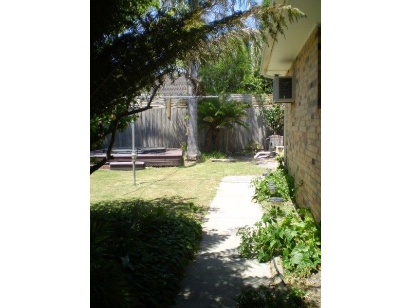 8 Wolsley Avenue, Frankston VIC 3199