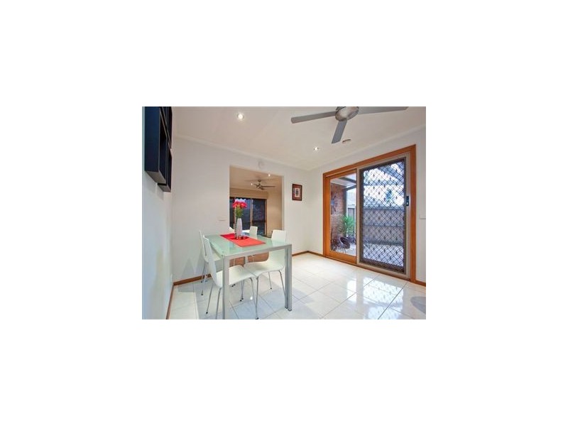 2/29 Heatherhill Road, Frankston VIC 3199