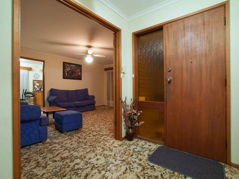 1 The Trossachs, Frankston VIC 3199