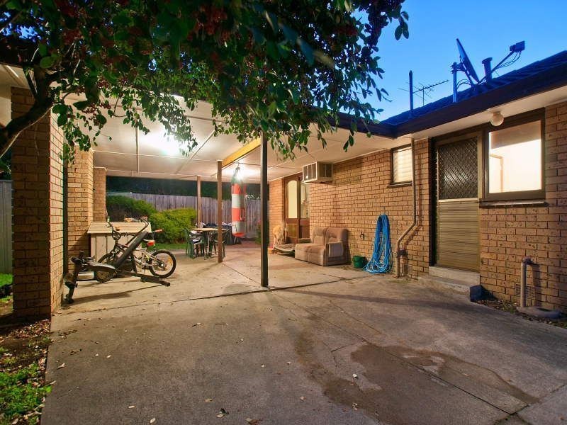 1 The Trossachs, Frankston VIC 3199