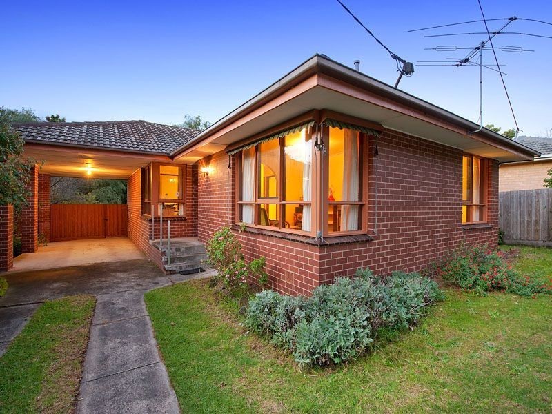 8 Leawarra Parade, Frankston VIC 3199