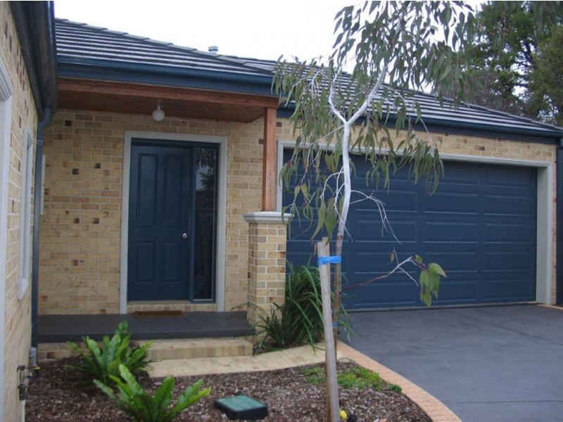 2/11 Gowrie Ave, Frankston VIC 3199