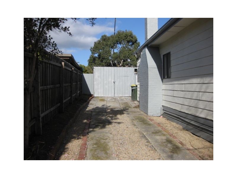 20 Dell Road, Frankston VIC 3199