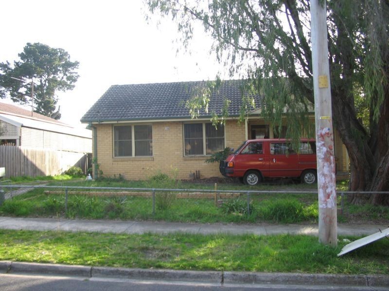 16 Longleaf Crescent, Frankston North VIC 3200