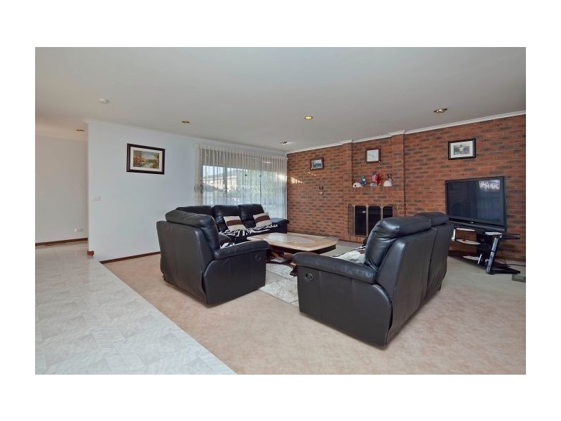 67 Mount Erin Crescent, Frankston South VIC 3199