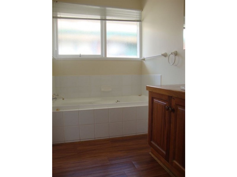 28 Wynden Drive, Frankston VIC 3199